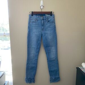 Women’s Gap Frayed Hem True Skinny Jeans In Light Indigo Size 26